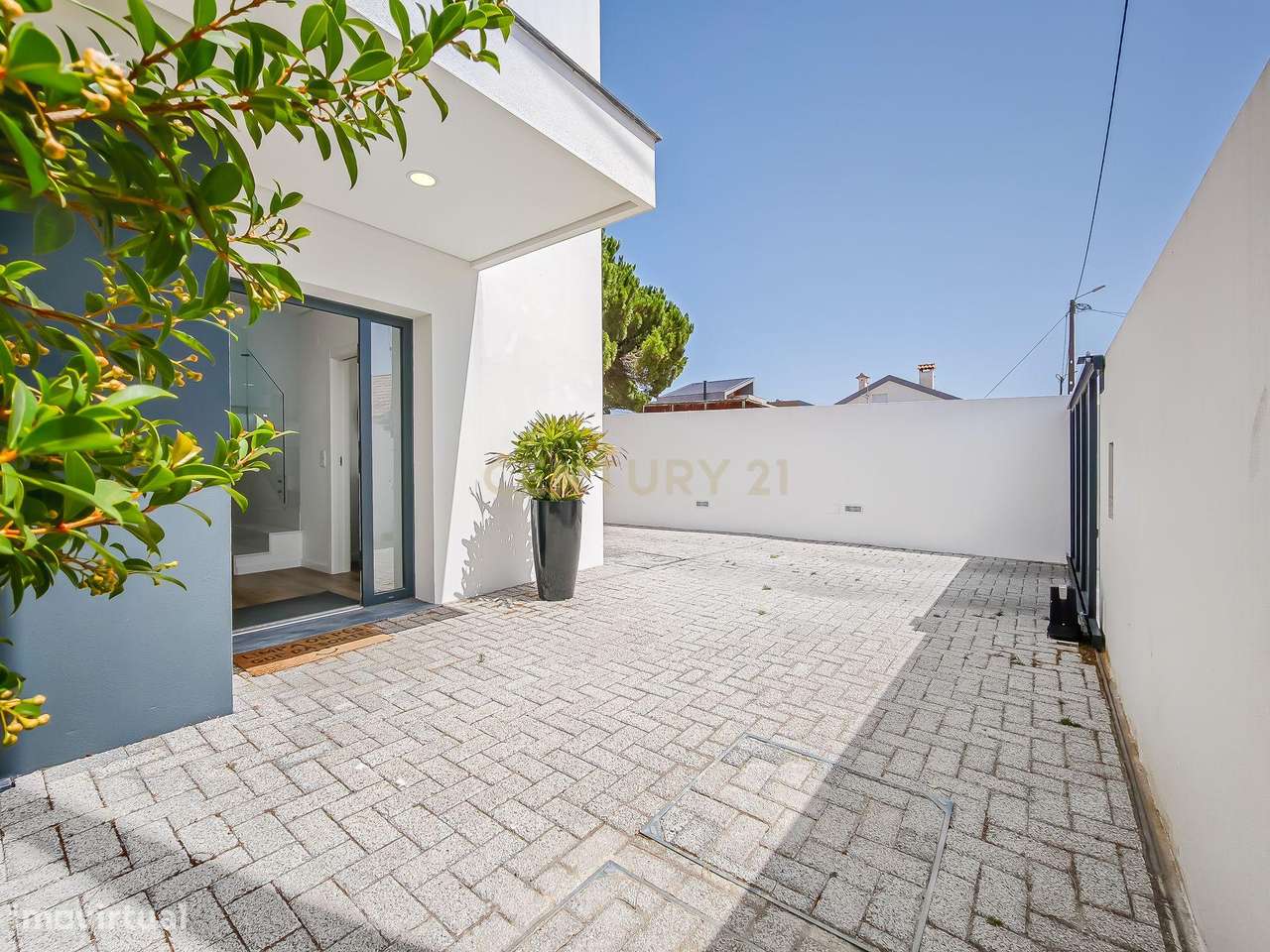 Moradia T4 Isolada | Piscina | Garagem Box | Painéis Solares | 2025 |-9