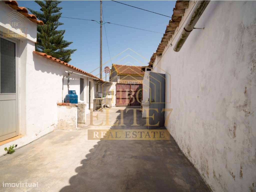 Moradia T3 para Renovar | Vau, Óbidos-23