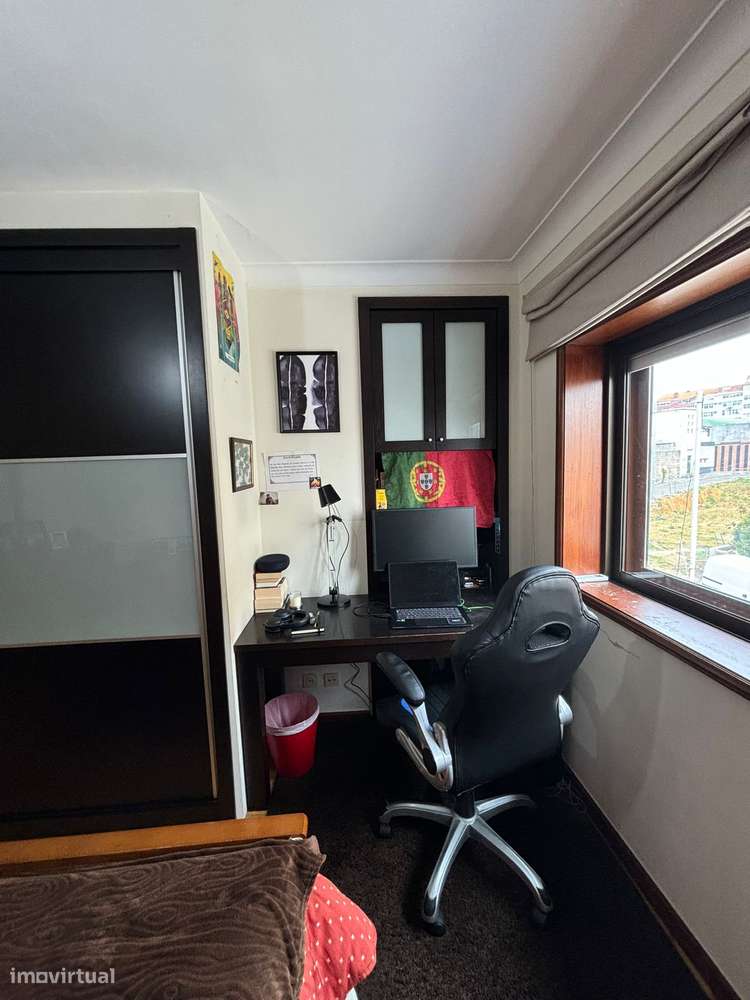 Bom T4 c/ terraço/varandas/nascente poente, a 5 minutos a pé do metro-44