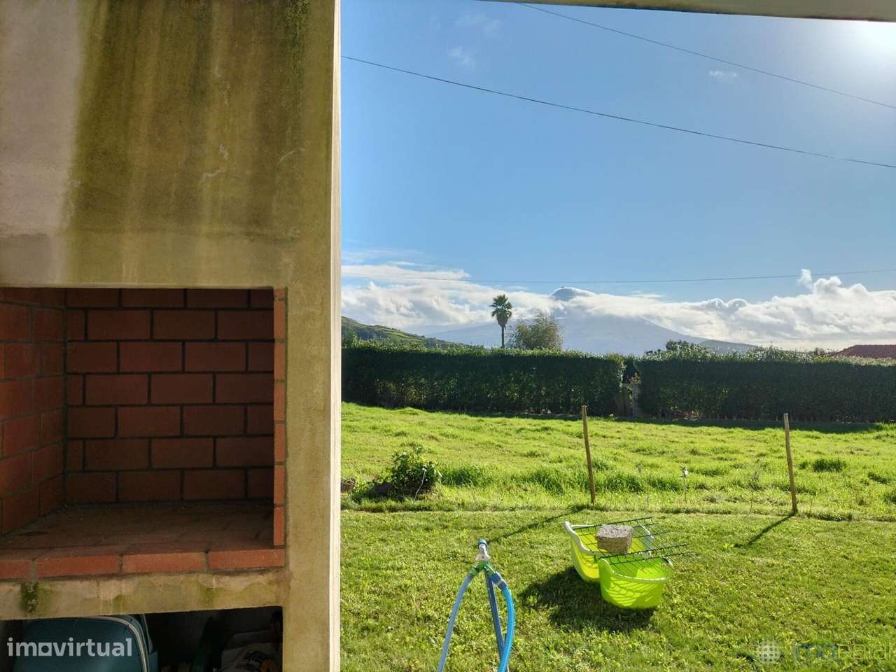 Moradia na Rua das Courelas, Feteira.-13