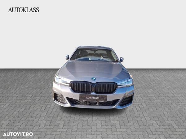 BMW Seria 5 530i xDrive MHEV - 8