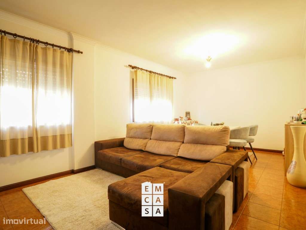 Apartamento T2 com Terraço e Garagem Fechada - Excelente Localização - Grande imagem: 5/37