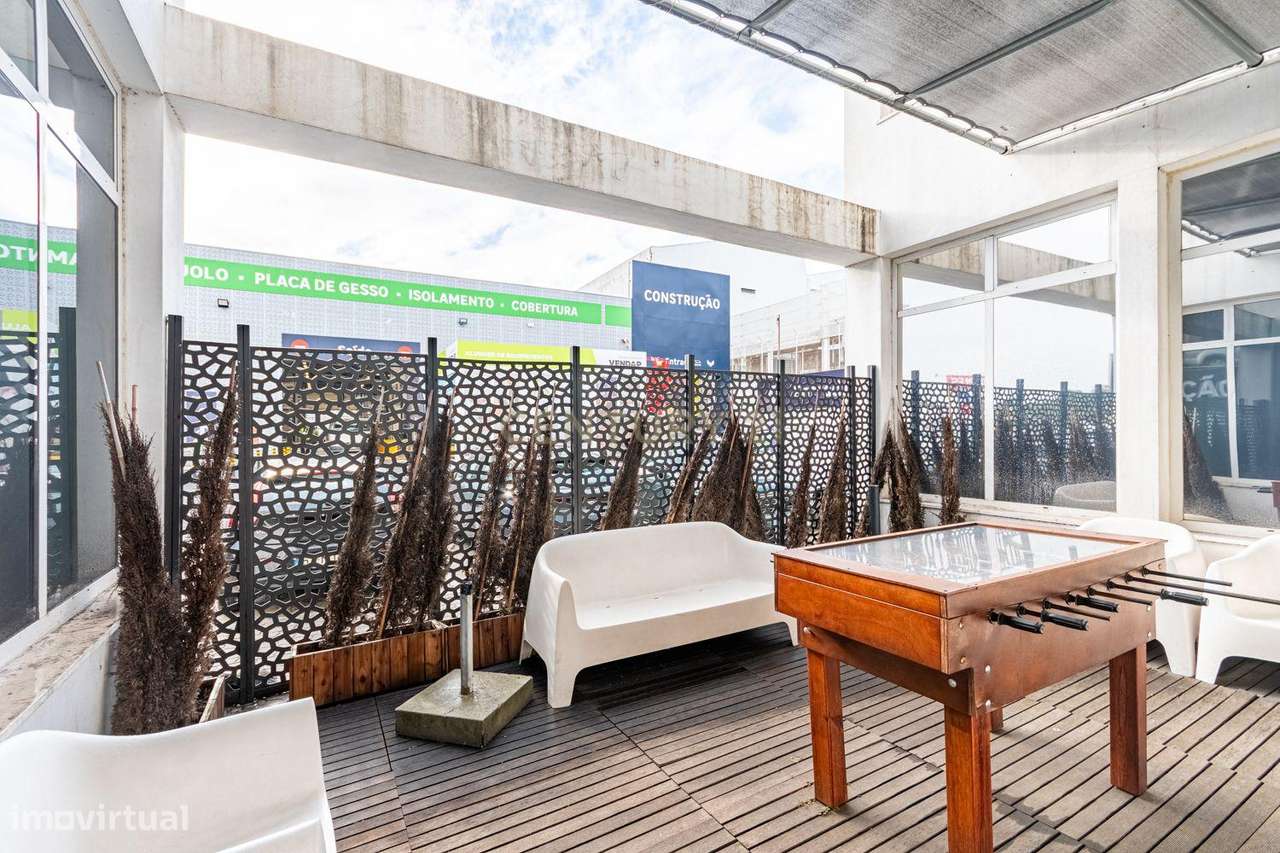 Edifício de escritórios moderno em Carnaxide, Oeiras-13