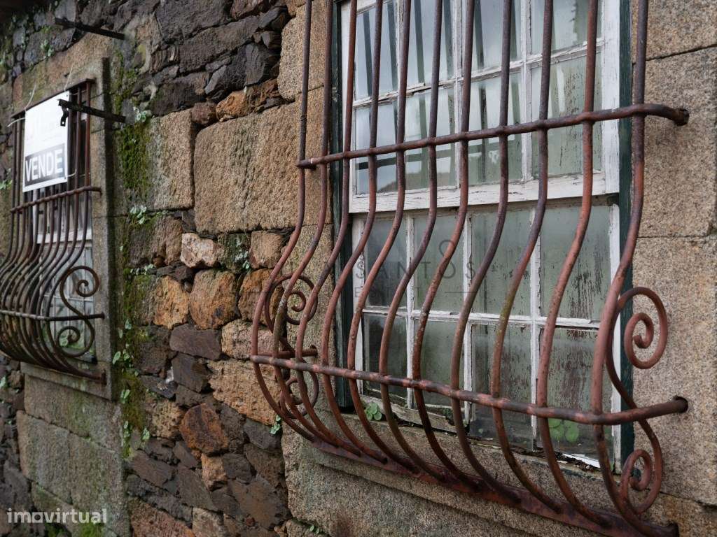 CASA PARA RECUPERAR NO C. HISTÓRICO DE VILA FLOR | BRAGANÇA-8