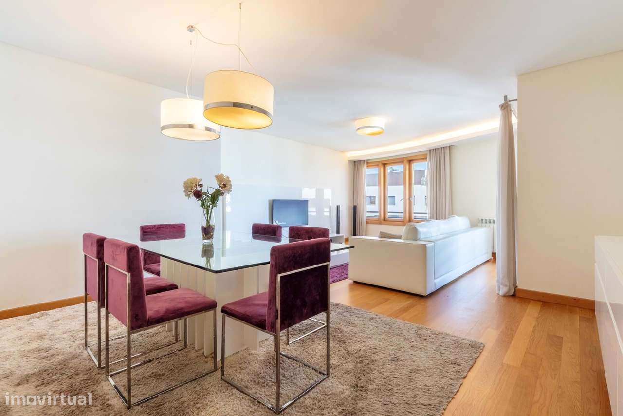 T3 com Suíte, Box Dupla e Excelente Localização – Lezírias do Infantad - Grande imagem: 4/56