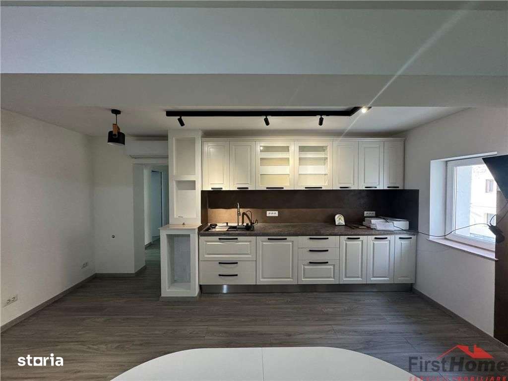 Ap 4 cam transformat in 3, et 1, renovat complet, zona Inspectoratul S-0