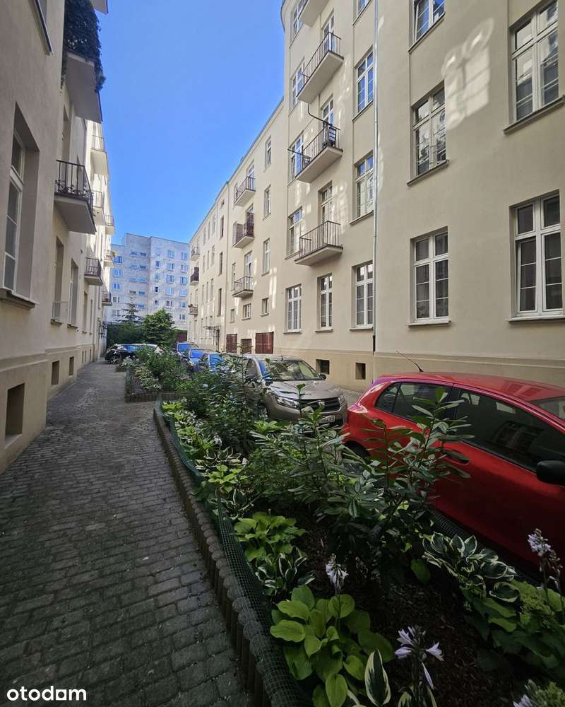 Kamienica pod Atlasami, winda, dworzec-16