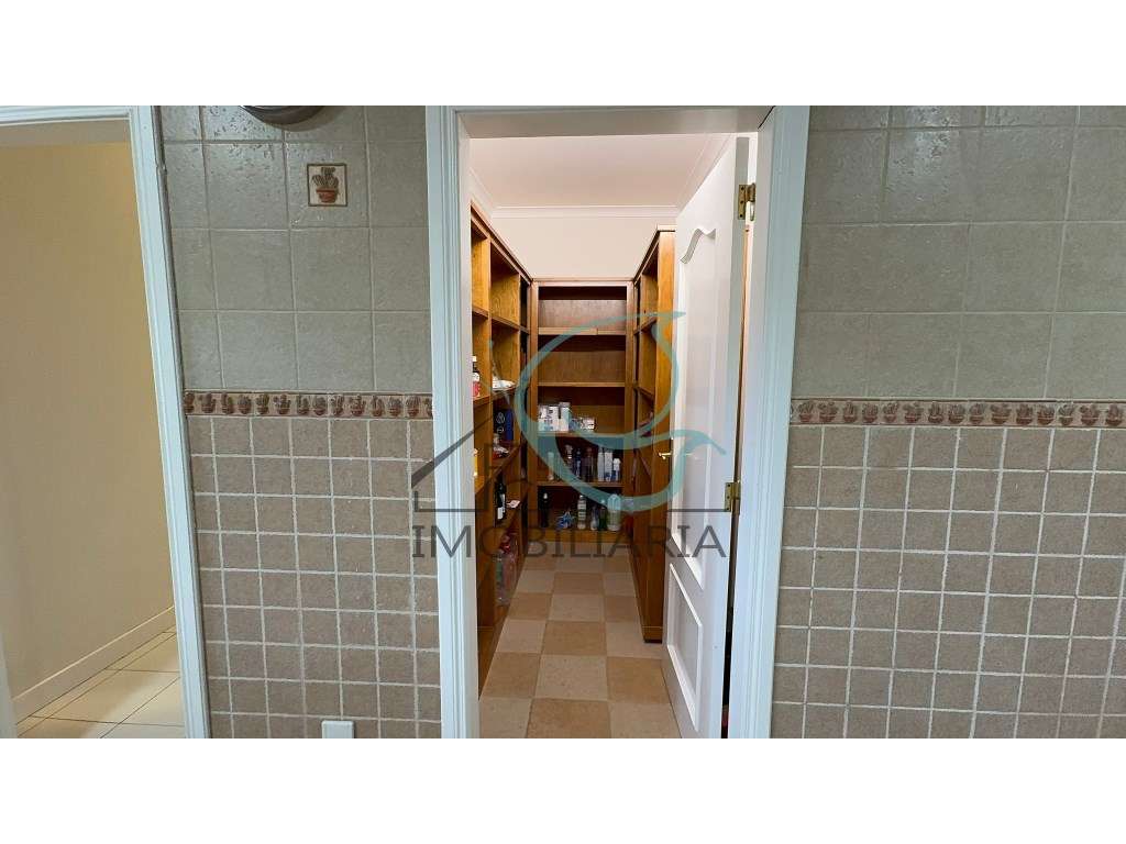 Moradia T5 com Vista para a Serra em Alenquer-39