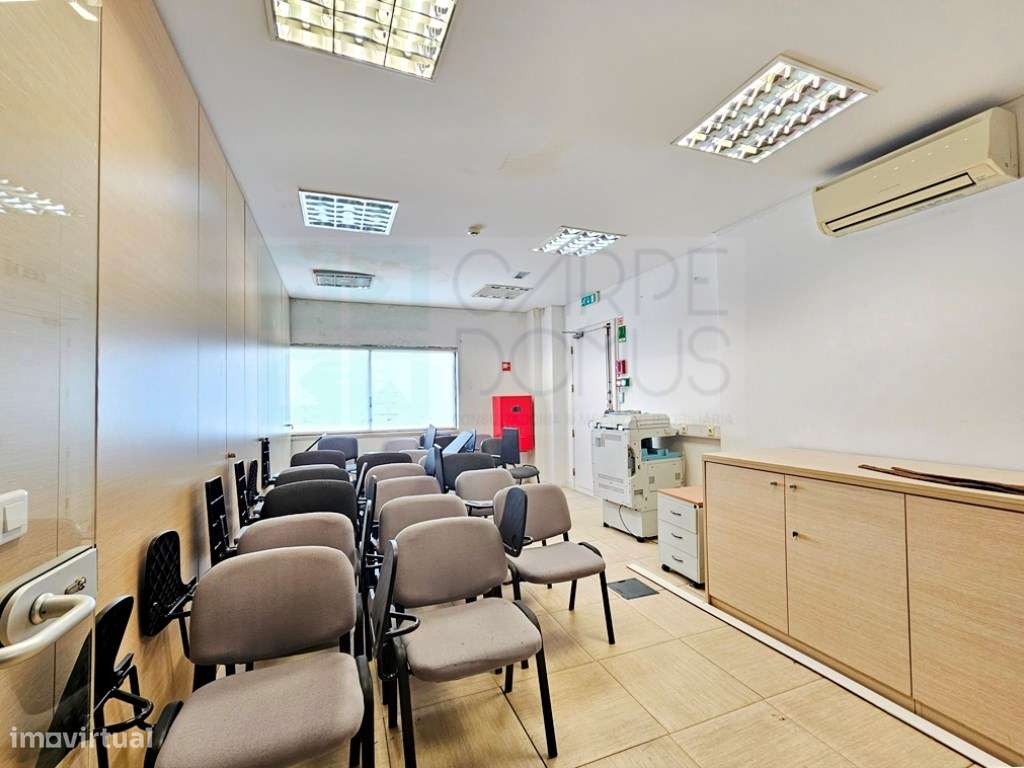 Espaçoso e funcional escritório com 600m2, em Carnaxide, Oeiras-25