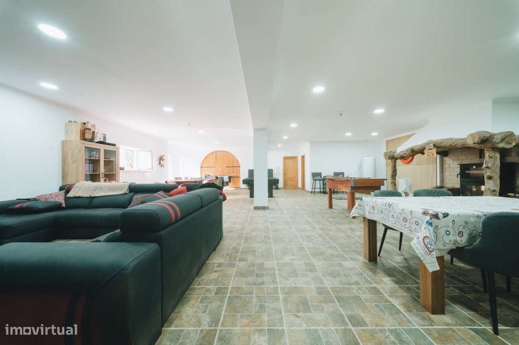 Moradia T7 isolada, com 5 suítes e vistas deslumbrantes - Grande imagem: 4/49