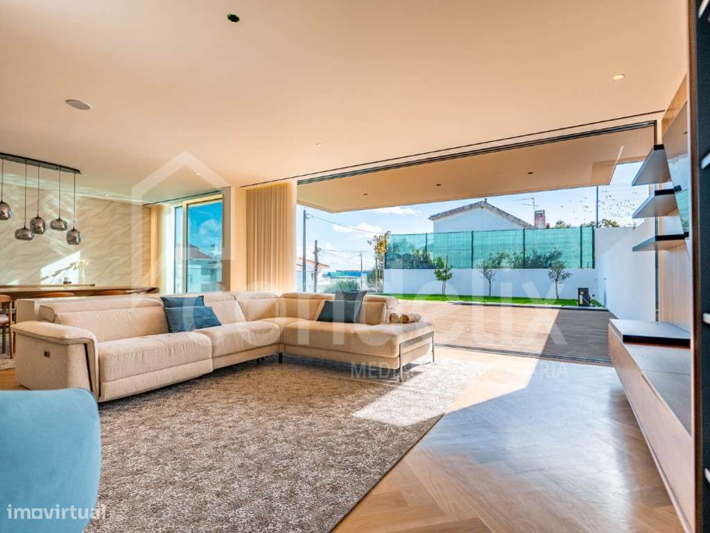 Moradia T5+1 nova com piscina em condomínio fechado de luxo no Estoril - Grande imagem: 5/55