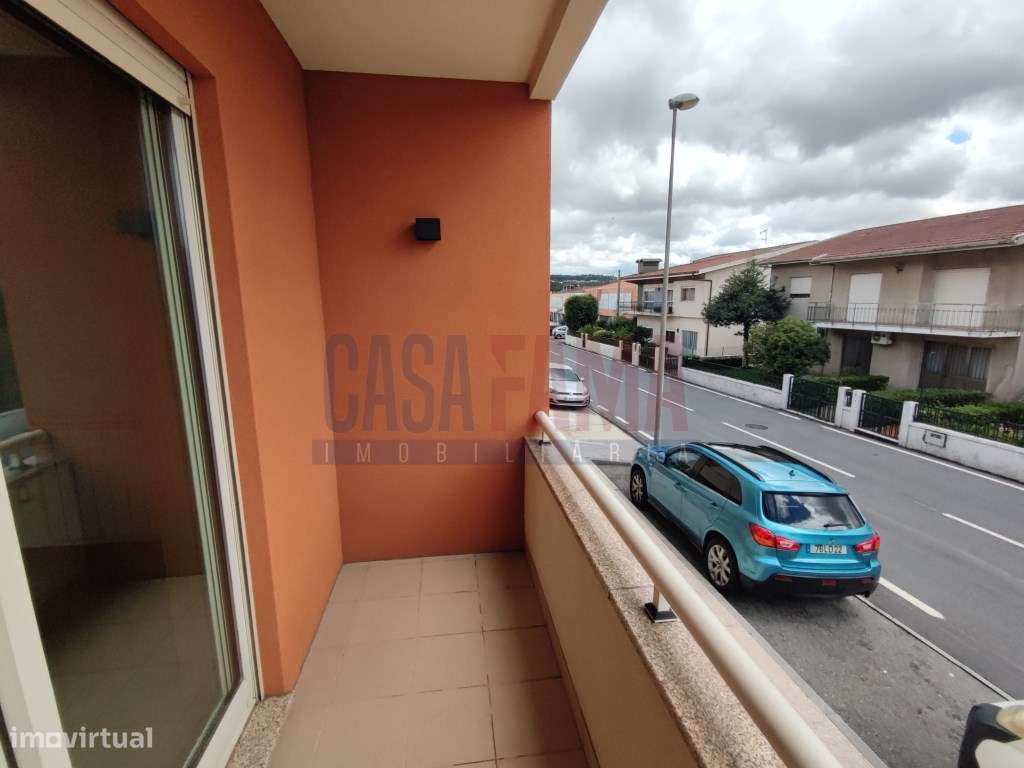 Apartamento T3 em Louro-23