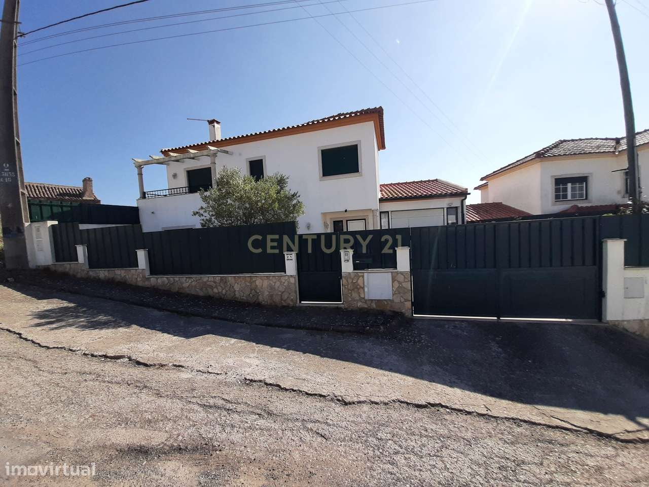 Moradia  T3 na  Lourinhã com Piscina  Garagem e Churrasqueira-54