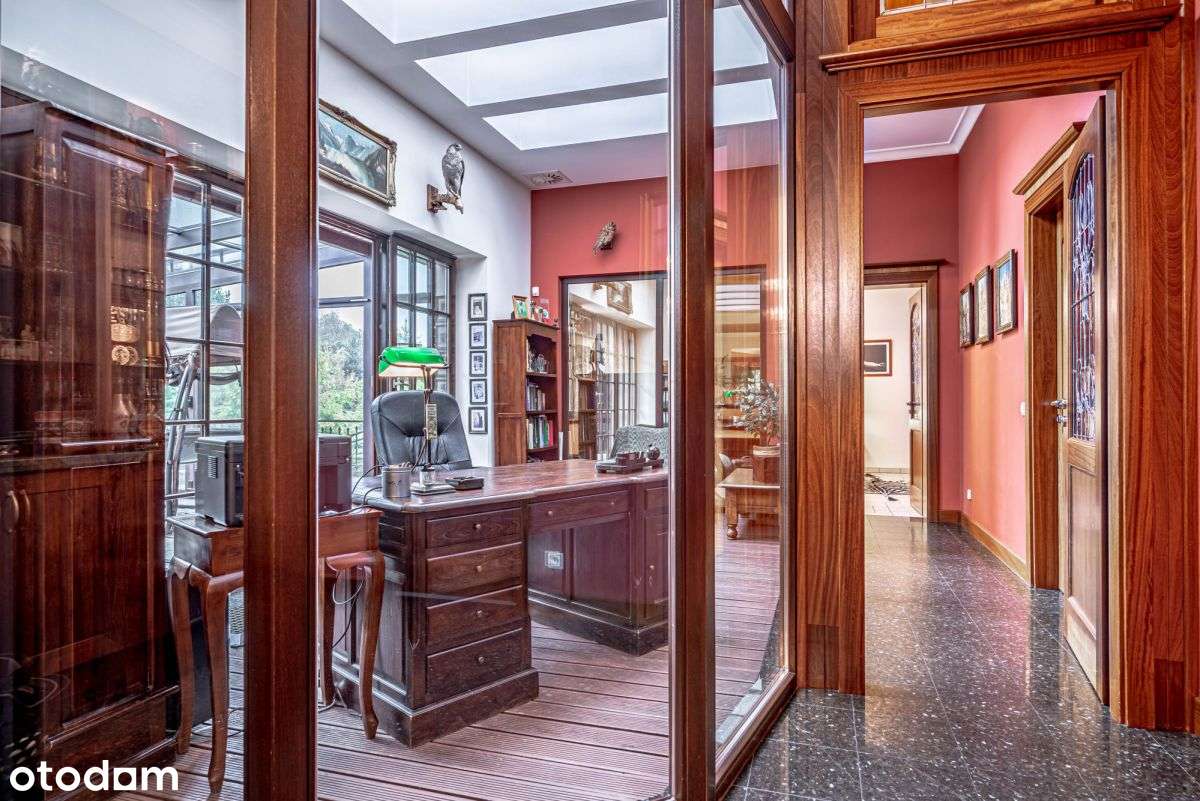 Wyjątkowa rezydencja z prywatnym stawem-11