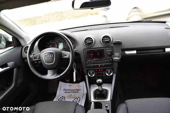 Audi A3 2.0 TDI Sportback DPF Ambiente - 24