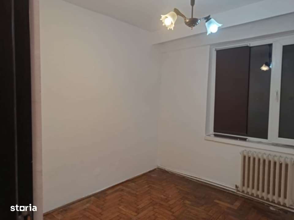 Apartament 2 camere, zona Casa Armatei - locuibil, pret decent!-5