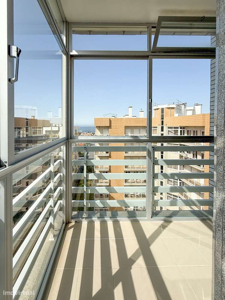 Fantástico T2 com terraço privado e lugar de garagem-10