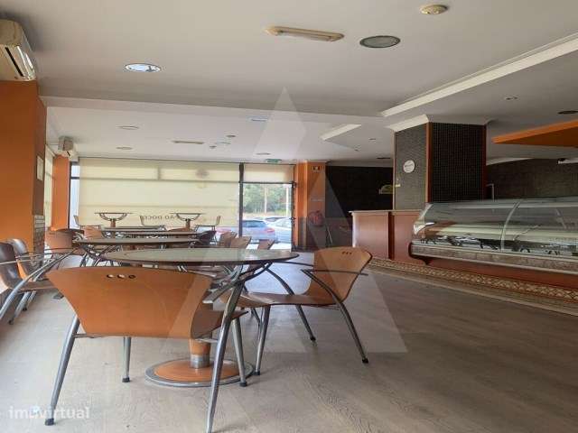 Loja preparada para padaria e pastelaria com esplanada em Esgueira - Grande imagem: 4/18