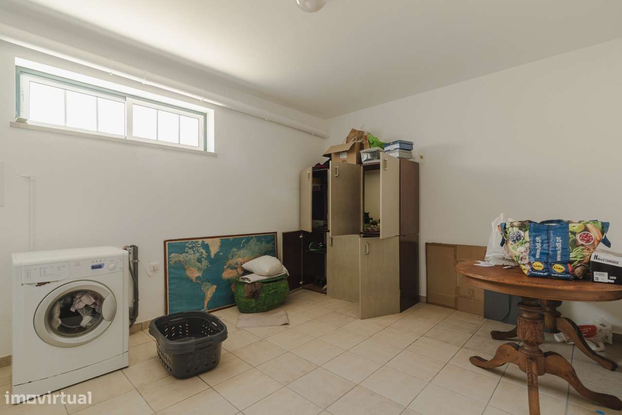 Moradia Isolada T4 / Casal de Matos / Leiria-31