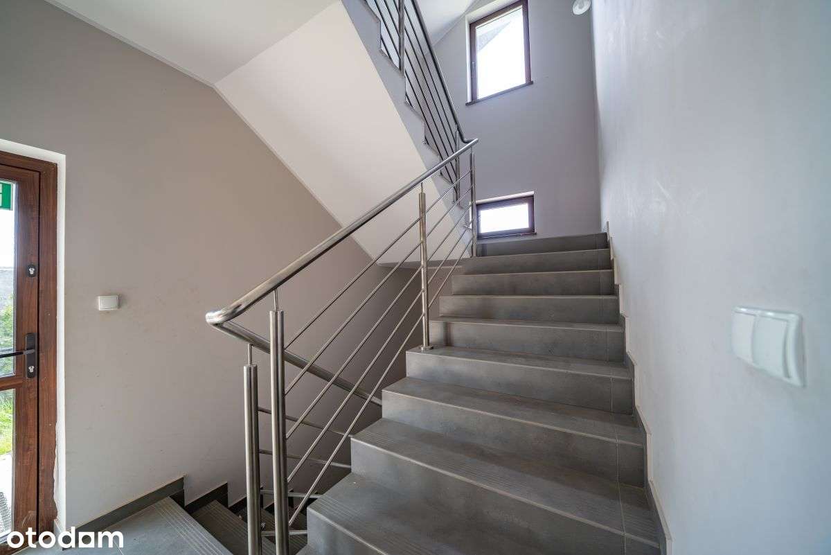 Funkcjonalny budynek pod działalość i usługi! - Pełny obrazek: 5/17