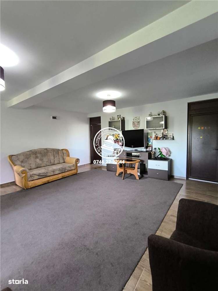 Vila tip duplex cu 6 camere, in zona Lunca Cetatuii - Imagine principală: 4/14