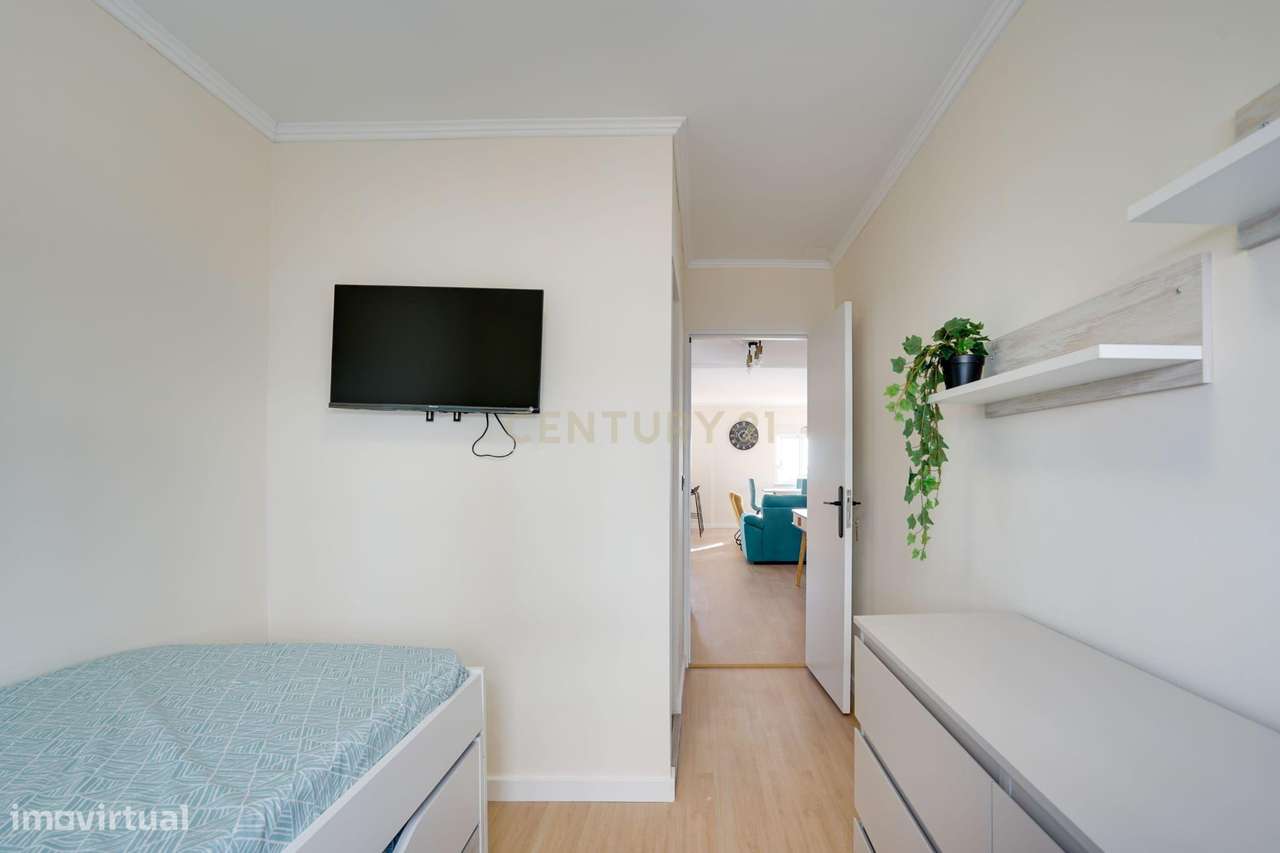 Apartamento T2 remodelado na Rinchoa-21