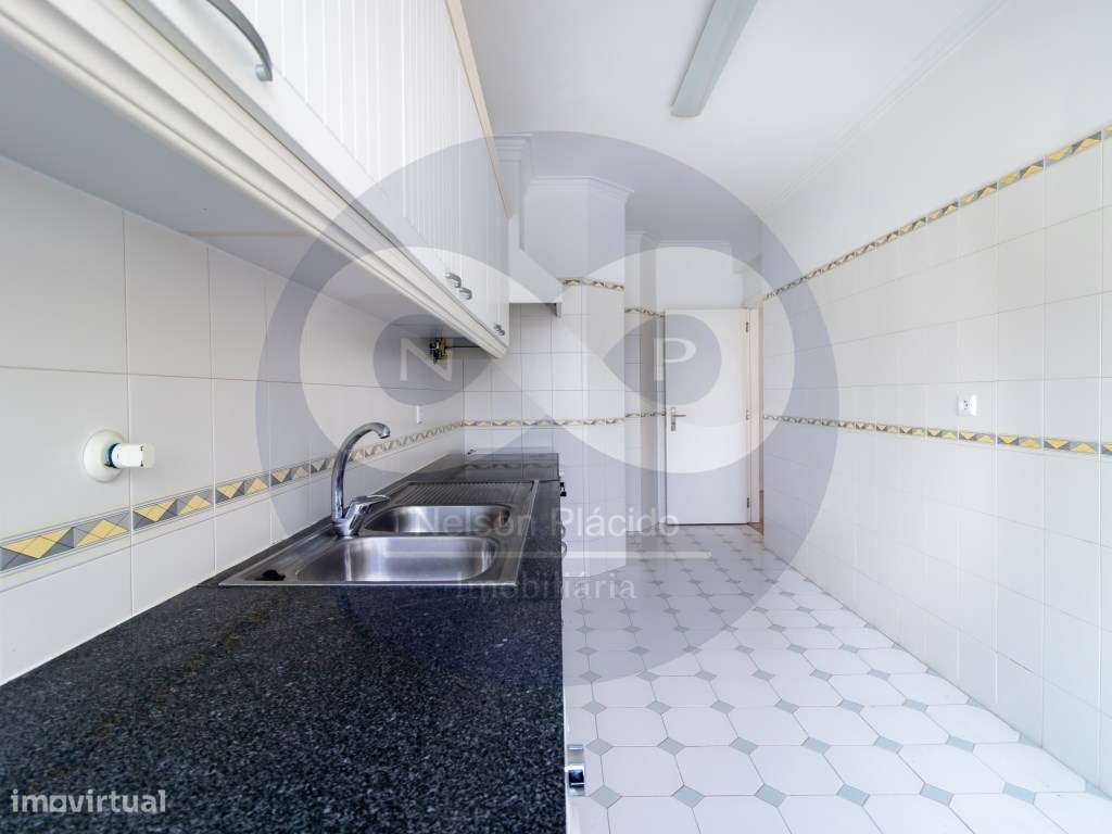 T1 c/ Lareira, excelentes Áreas, Massamá, junto á Mercadona. - Grande imagem: 4/21