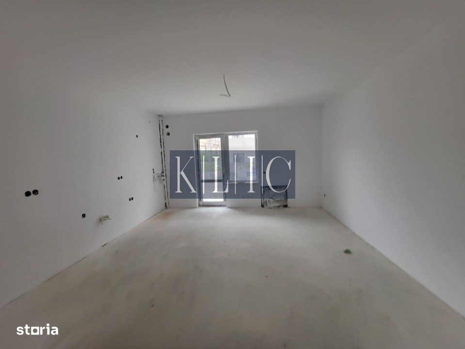 Apartament 3 camere de vanzare P+3E balcon parcare zona Doamna Stanca