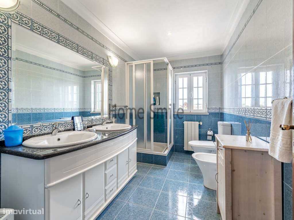 MORADIA COM PISCINA. EXCELENTE QUALIDADE-27