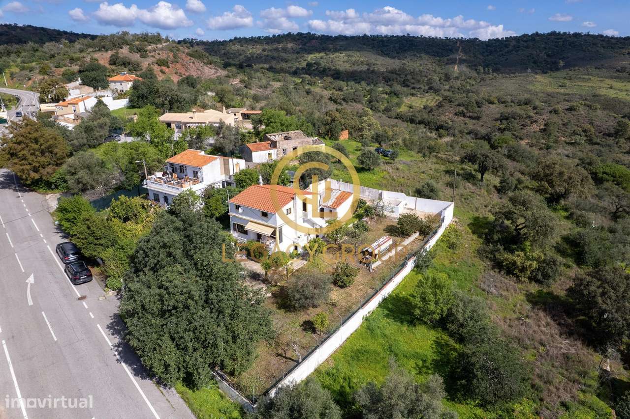 Moradia T3 com Quintal perto e com vista para o Ombria Resort Loulé - Grande imagem: 2/33