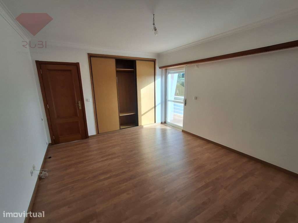 Moradia T4 à venda na Cotovia - Sesimbra-23