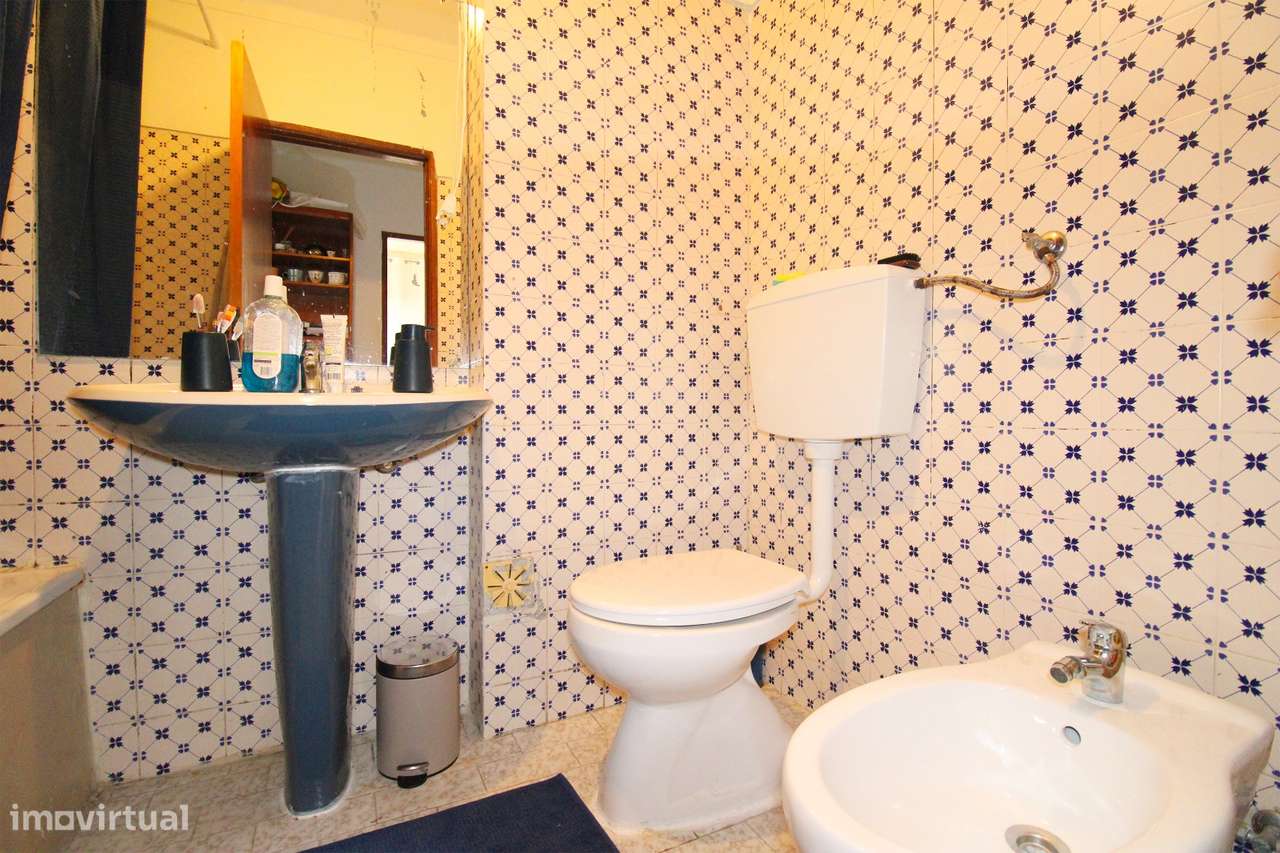 Apartamento T2 Amora - Seixal-19