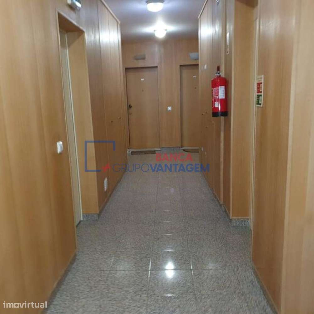 Apartamento T1| 224 000,00€- com varanda, garagem e elevador - Grande imagem: 3/12
