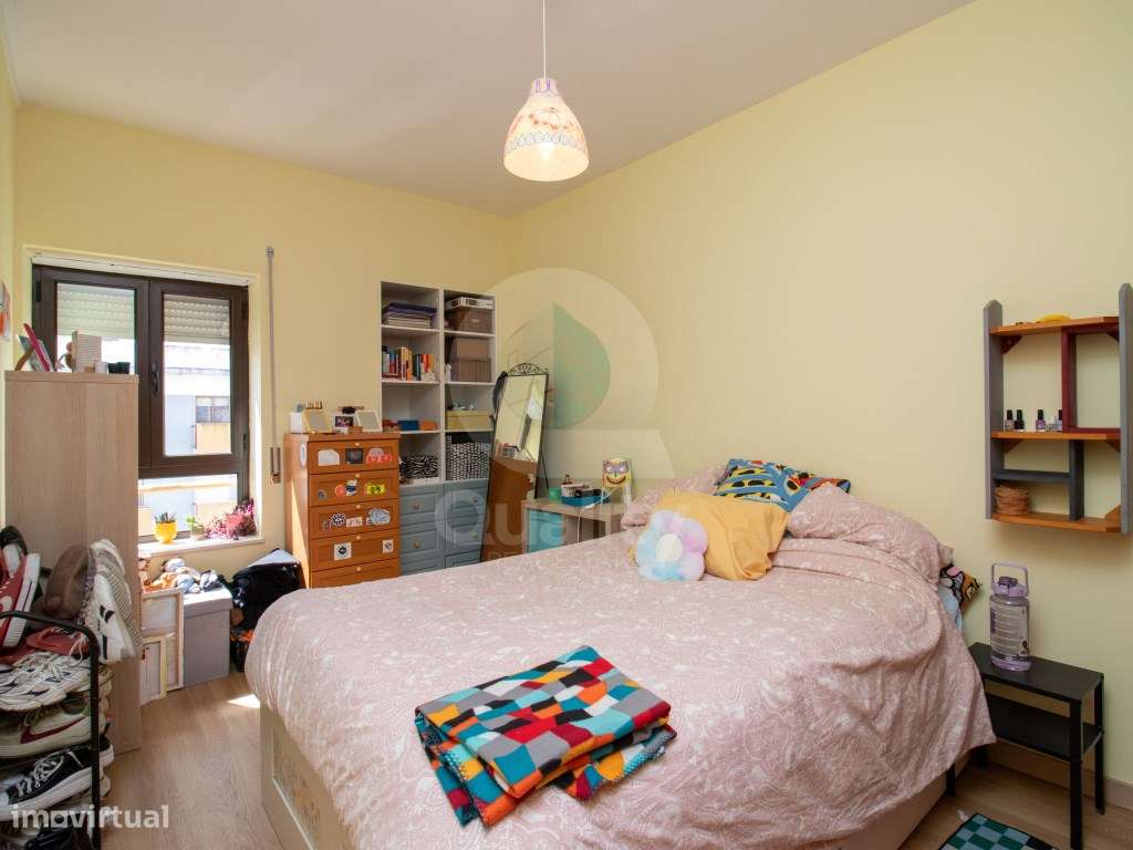 Apartamento T3 com Vista Rio em Excelente Localização-13