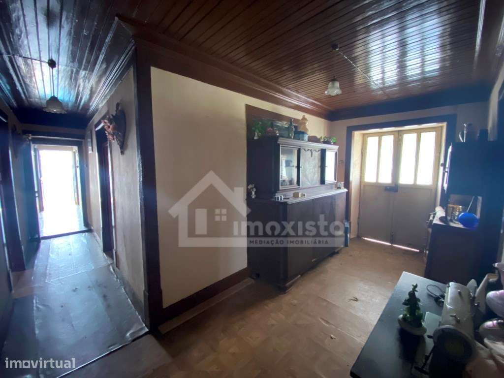 Moradia com terreno e anexos em Figueiró dos Vinhos - Grande imagem: 3/38