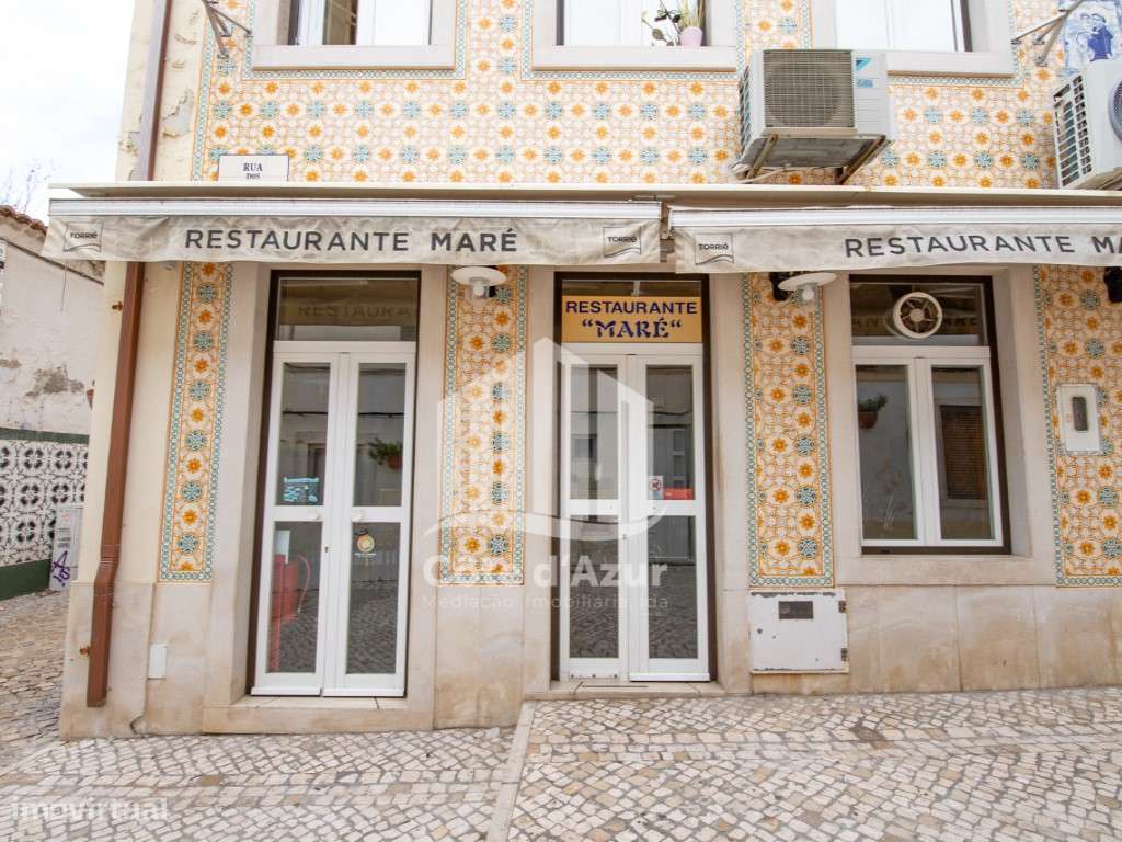 Espaço comercial com armazém no centro histórico de Sesimbra - Grande imagem: 2/19