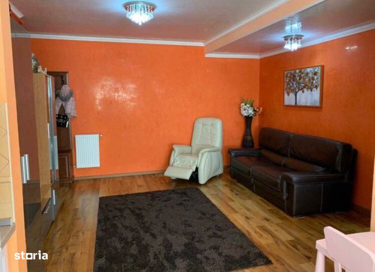 Apartament cu 3 camere,etajul 1