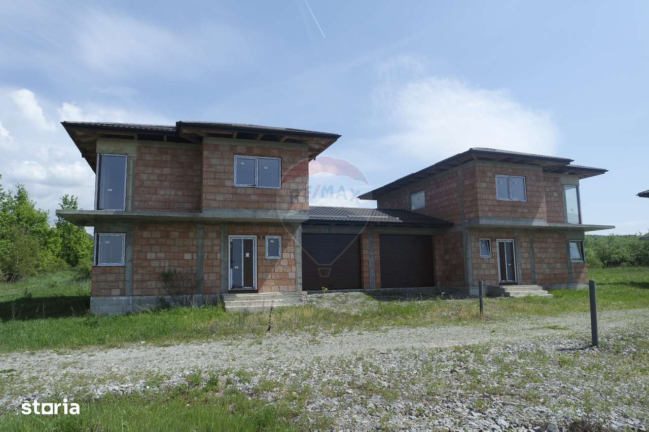 Casă de vânzare la rosu în Tăuții Măgherăuș-1