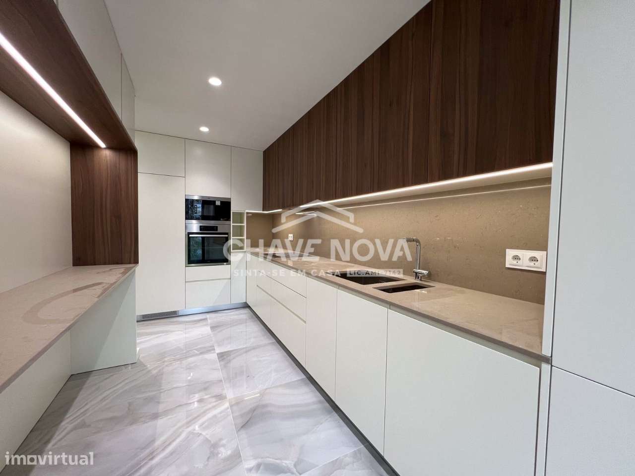 T3 Novo c/ 2 Lugares de Garagem Centro Gaia (Avª República) - Grande imagem: 4/22