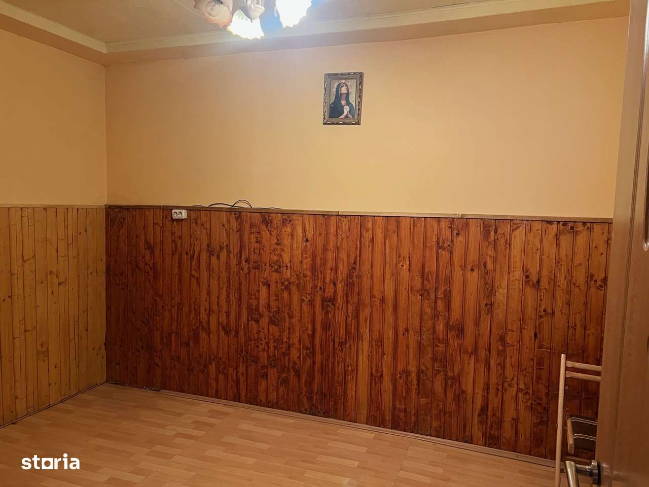 Casa individuala, in cartierul Lazaret cu bucatarie de vara si terasa-5