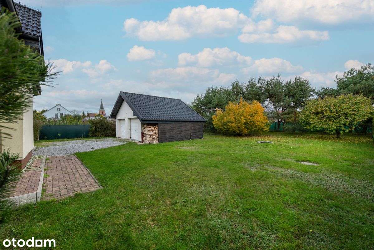 Dom wolnostojący na działce 1400m pośród zieleni-17