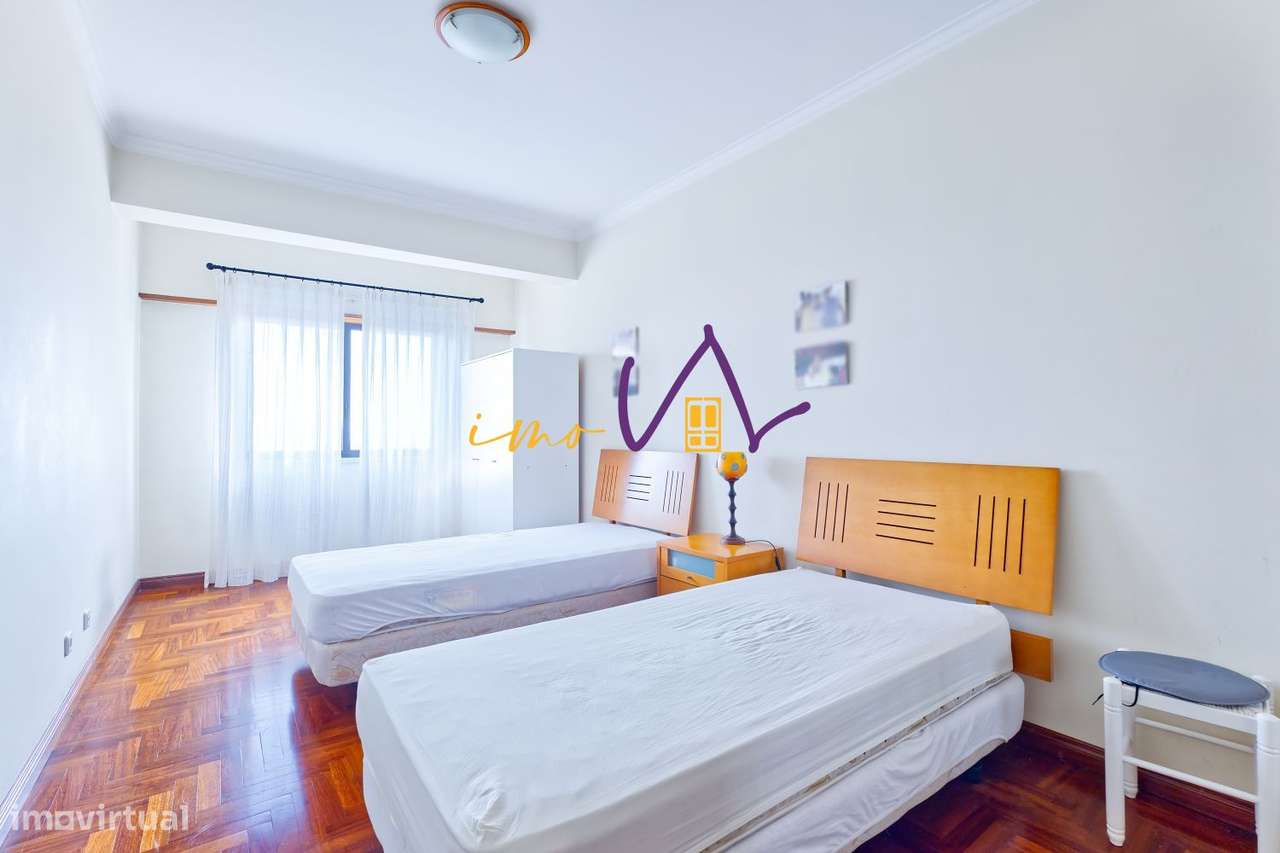 Apartamento T3 com excelentes áreas e uma vista deslumbrante sobre o-13