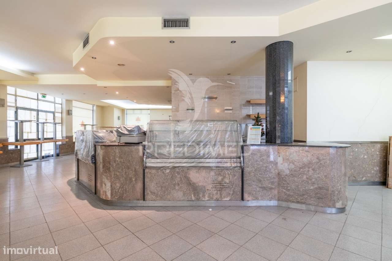 Café em Aguas Santas - junto as piscinas e policia - Grande imagem: 4/26