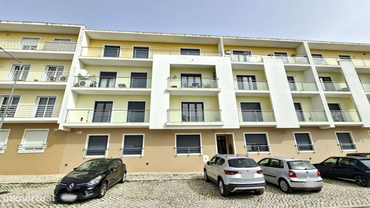 Apartamento T4  com 196m2 no Pinhal Novo.-0