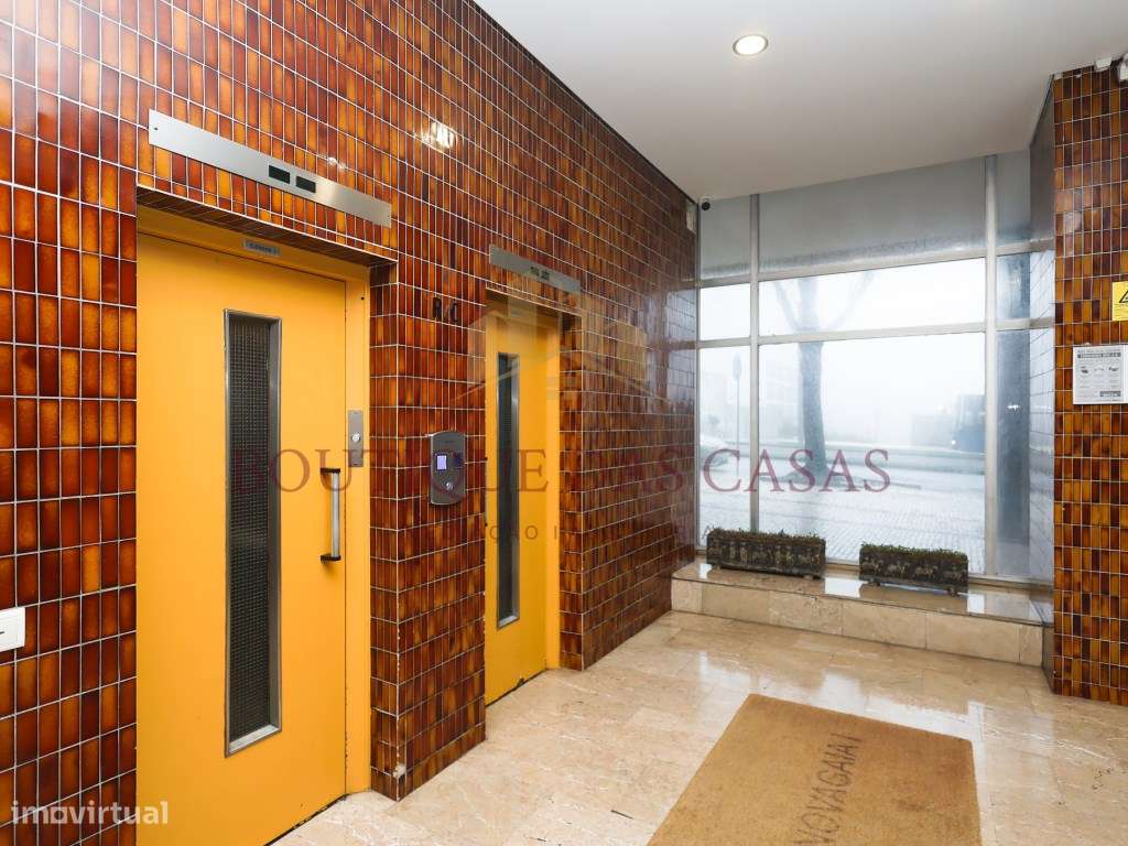 Apartamento T2 para Arrendamento na Avenida da República - Vila Nov... - Grande imagem: 2/31