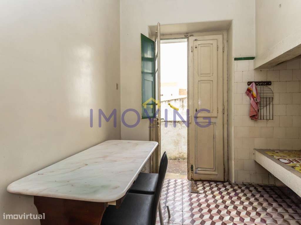 Prédio, moradia e garagens para Investimento-9