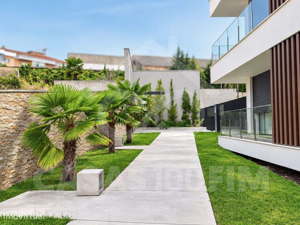 Apartamento T3 em Condomínio Fechado com Piscina-17