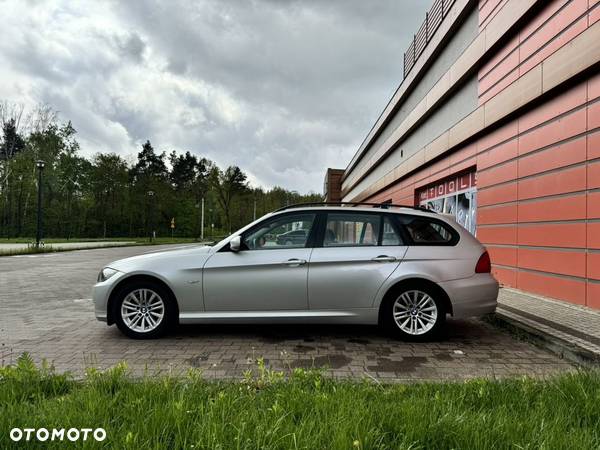 BMW Seria 3 320d DPF Touring - 5