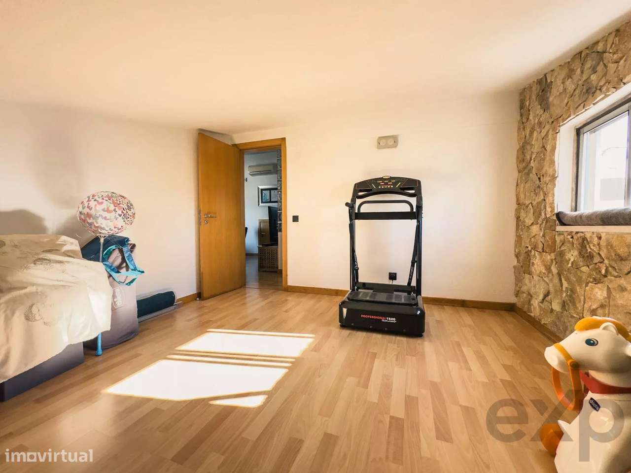 Oportunidade rara numa das localizações mais valorizadas de Fernão Fer-32