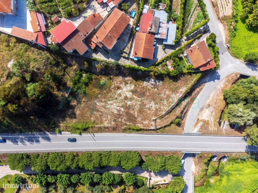 Terreno Urbano em Freixo de Baixo, concelho da Amarante - Grande imagem: 4/11